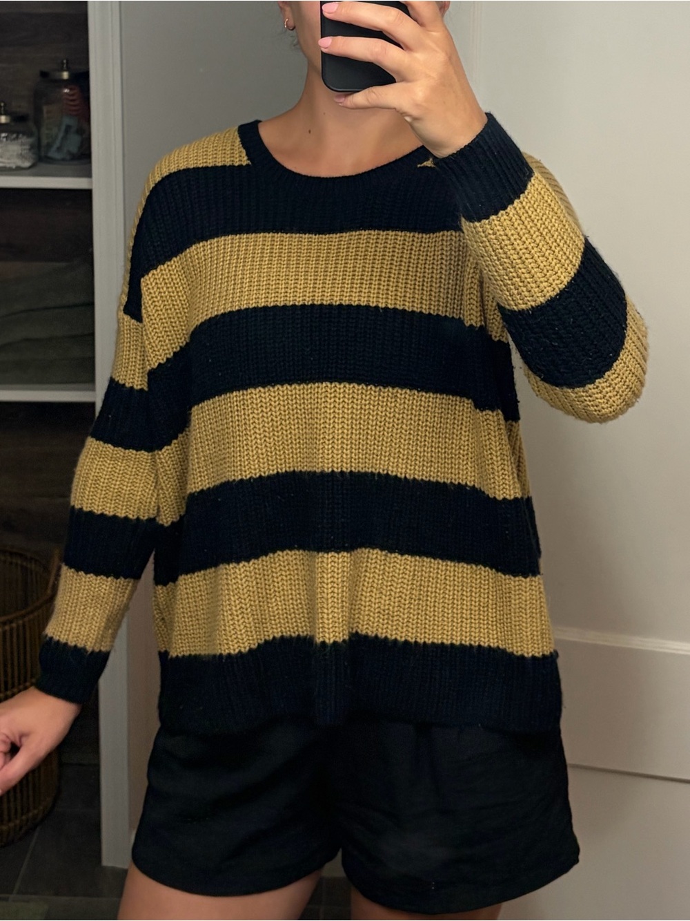 Forever 21 Black and Tan Knit Sweater